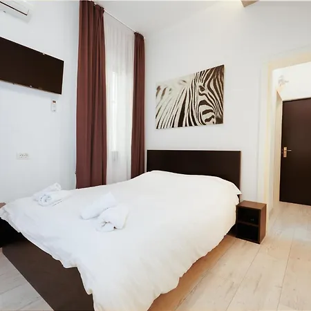 Romana House 2 *