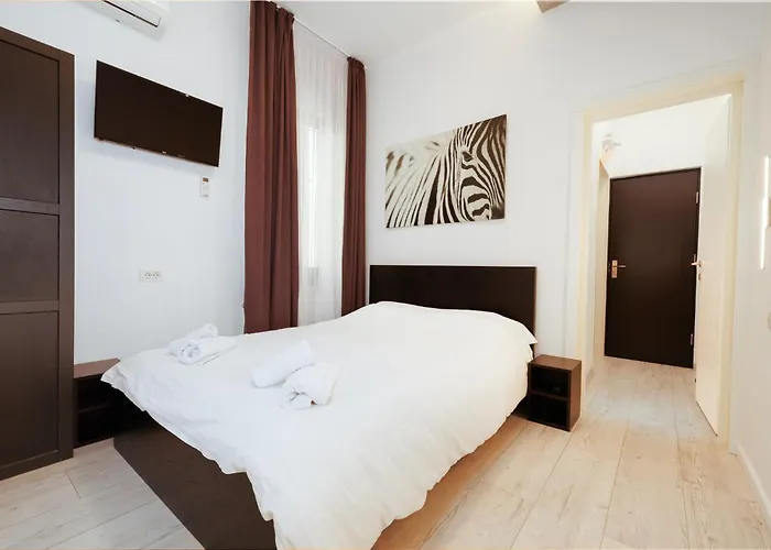 Romana House 2 *